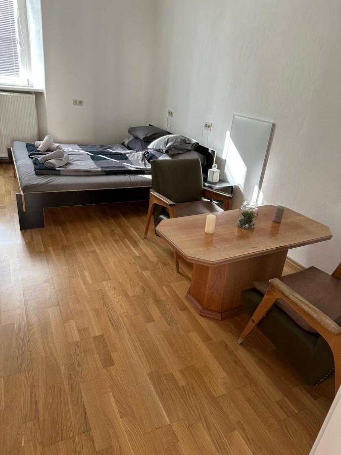Central Plaza Mini Apartment 1 Bruck-Leitha Dış mekan fotoğraf